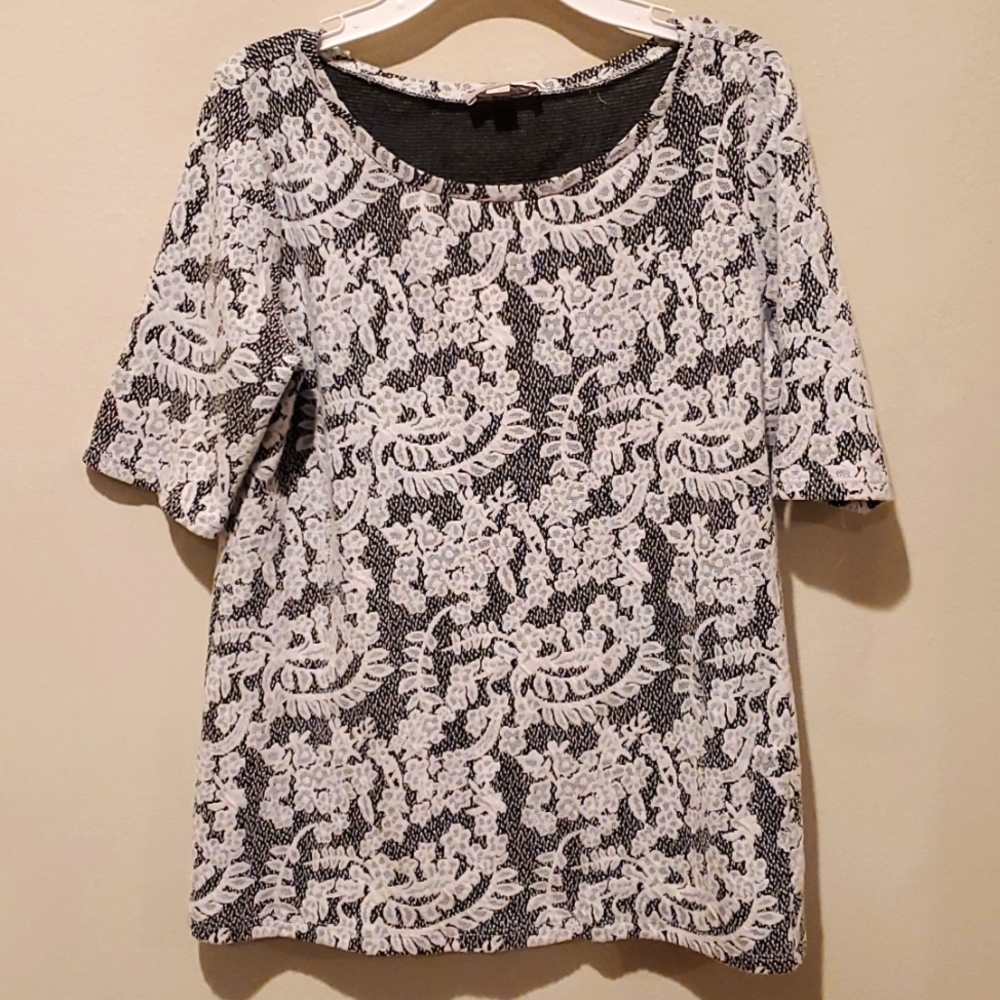 ❤ ANN TAYLOR LOFT KNIT LACE PATTERN TOP, SMALL